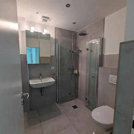 Wunderschoene Zentral Gelegene Terrassenwohnung * Hanovre